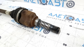 The rear left half-shaft of a Ford Ecosport 18-22 AWD is rusty.