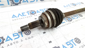 The rear left half-shaft of a Ford Ecosport 18-22 AWD is rusty.