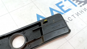 Left wing-headlight seal for Audi A4 B9 17-19, broken fasteners