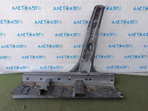 The central right body pillar of the Lexus ES300h ES350 13-18 is sawn off, non-standard, pokes