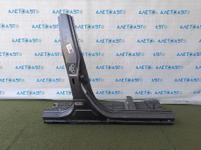The central right body pillar of the Lexus ES300h ES350 13-18 is sawn off, non-standard, pokes