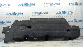 The left underbody protection of the Ford Ecosport 18-22 is torn and has tears.