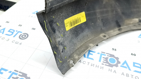 The front bumper lip of a Ford Escape MK4 20-22 without parking sensors is torn.