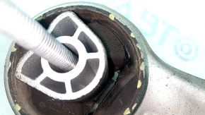 The lower control arm, front right, BMW 5 G30 17-23 RWD, has a torn silent block.