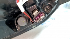 Jeep Compass 22-25 LED right outer fender light has scratches and a broken cap mount.