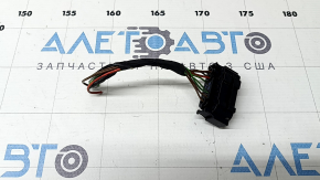 A chip for the wiring of the front bumper of the BMW X7 G07 19-22 on the amplifier, for the shock sensors, signals, and blinds