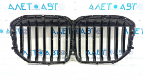 BMW X7 G07 19-22 radiator grille without night vision, under the camera, dents, sand, broken fasteners