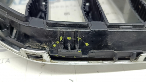 BMW X7 G07 19-22 radiator grille without night vision, under the camera, dents, sand, broken fasteners