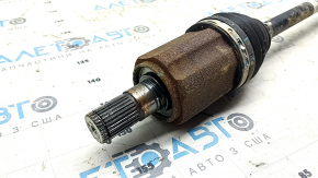 The front left half shaft of the Hyundai Ioniq 5 22-24 AWD is rusty.