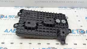 The battery tray on a Hyundai Ioniq 5 22-24 is cracked.