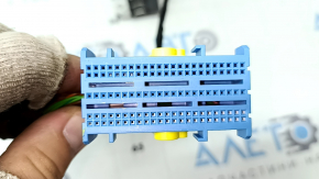 The BMW X7 G07 21-25 SRS airbag computer module chip is large.