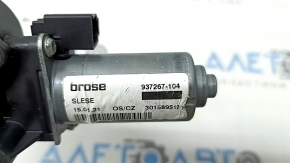 The driver's seat backrest tilt adjustment motor for the BMW X7 G07 19-25 is cracked.
