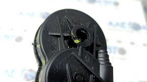 The driver's seat backrest tilt adjustment motor for the BMW X7 G07 19-25 is cracked.