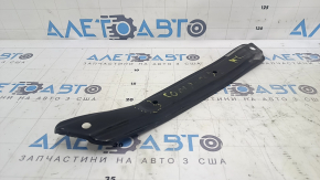Left radiator bracket for Jeep Compass 23-25 2.0T is dented and cracked.