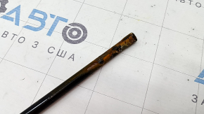 The jack handle on a Honda CRV 17-22 is rusty.