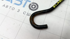 The jack handle on a Honda CRV 17-22 is rusty.