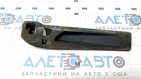 The right side sill light bracket for the BMW X7 G07 19-24 is broken.