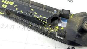 The right side sill light bracket for the BMW X7 G07 19-24 is broken.