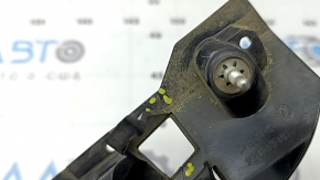 The right side sill light bracket for the BMW X7 G07 19-24 is broken.