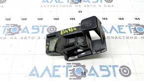 Honda CRV 17-22 front fender arch lining bracket, rear left, broken mount