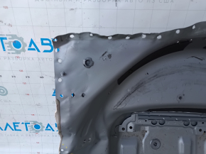The trunk trough of the Audi A4 B9 17-25 is sawn off, there are tears
