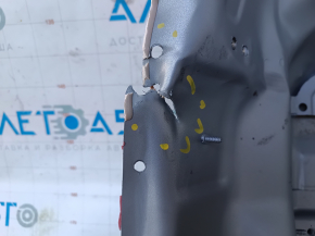 The trunk trough of the Audi A4 B9 17-25 is sawn off, there are tears