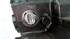Honda CRV 17-22 halogen front right headlight, without molding fasteners, sand-washed, worn