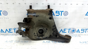 Lower control arm under the rear left spring, Infiniti QX50 19-20, rusty