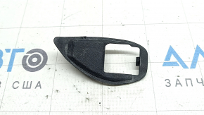 The rear right door handle plug of a Hyundai Sonata 20-23 is broken.