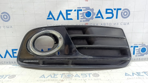 Right lower grille of the front bumper of the Audi Q5 8R 13-17, matte + glossy chrome under fog lights, type 2, sand, scratches, broken mount