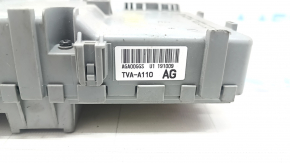 The fuse box under the dashboard of the Honda Accord 18-20 hybrid has broken fasteners.