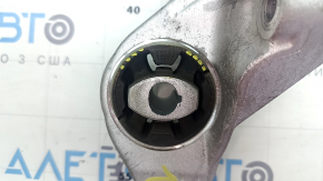 Tesla Model Y 20-25 front engine bracket has a torn silent block.