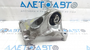 Tesla Model Y 20-25 rear engine bracket has a torn silent block.