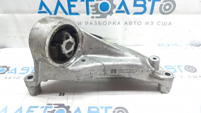Tesla Model Y 20-25 rear engine bracket has a torn silent block.