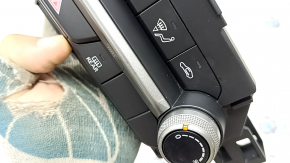 Mazda CX-30 20-23 manual climate control, scratches