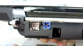 The monitor, display, and navigation system of the Mazda CX-30 20-23 are worn out and have a broken chip.