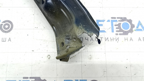 The left eyelash on the Hyundai Sonata 20-23 TV is torn.