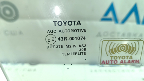 Toyota Camry v70 front right door glass with 18-24 scratches
