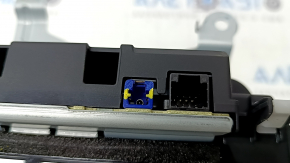 The monitor, display, and navigation system of the Mazda CX-30 20-23 are worn out and have a broken chip.
