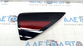 Tesla Model Y 20-25 rear right fender reflector, broken mount, scratches