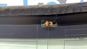 The heating contact on the Mazda CX-30 20-23 trunk glass is torn off.