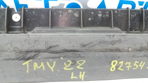 Tesla Model Y 20-25 lower left sill structure, scratches, tears