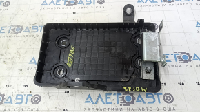 The battery tray of a Mitsubishi Outlander 22-25 has a broken mortgage.