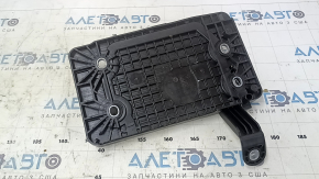 The battery tray of a Mitsubishi Outlander 22-25 has a broken mortgage.