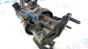 The front engine mount of a Toyota Camry v40 3.5 is rusty.