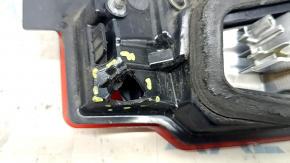Left inner trunk lid light Mazda CX-9 16-23 scratches, broken housing, cracks in the seal, broken mount