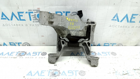 The right engine mount of a Mazda CX-9 16-18 is cracked.