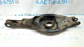 The lower control arm under the rear left spring of Mazda CX-9 16-23 is rusty, the silent block needs to be replaced