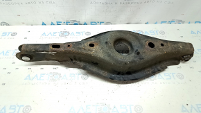 The lower control arm under the rear right spring of the Mazda CX-9 16-23 is rusty, the silent block needs to be replaced