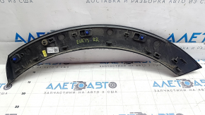 The rear right fender arch trim of the Audi E-Tron 19-23 is worn out.